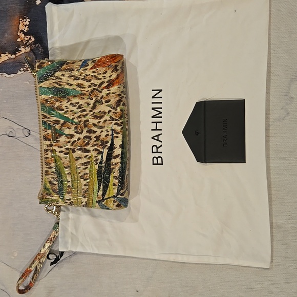 NWT ❣️Brahmin 💎 Daisy Botanic Melbourne Leather Wristlet W/Dustbag Authentic ! - Picture 6 of 8
